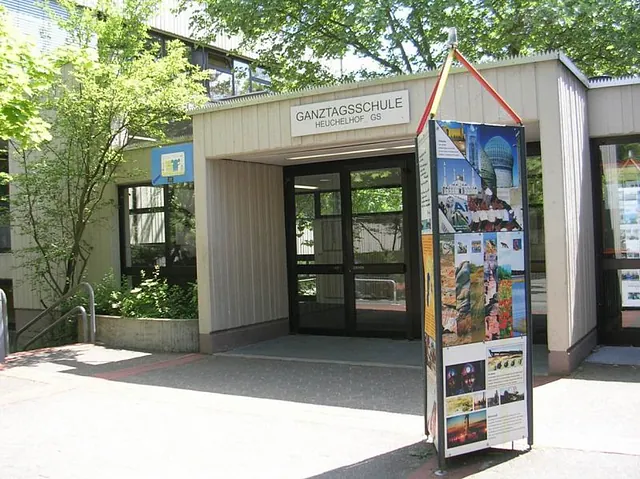 Haupteingang Grundschule Heuchelhof